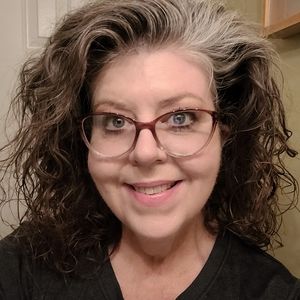 Meet your Posher, Stacie